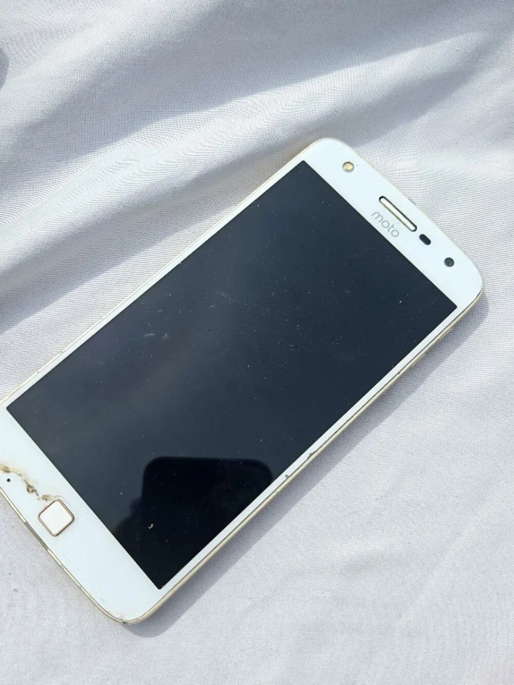 Moto Z Play One Owner, Battery needs replacement, good screen